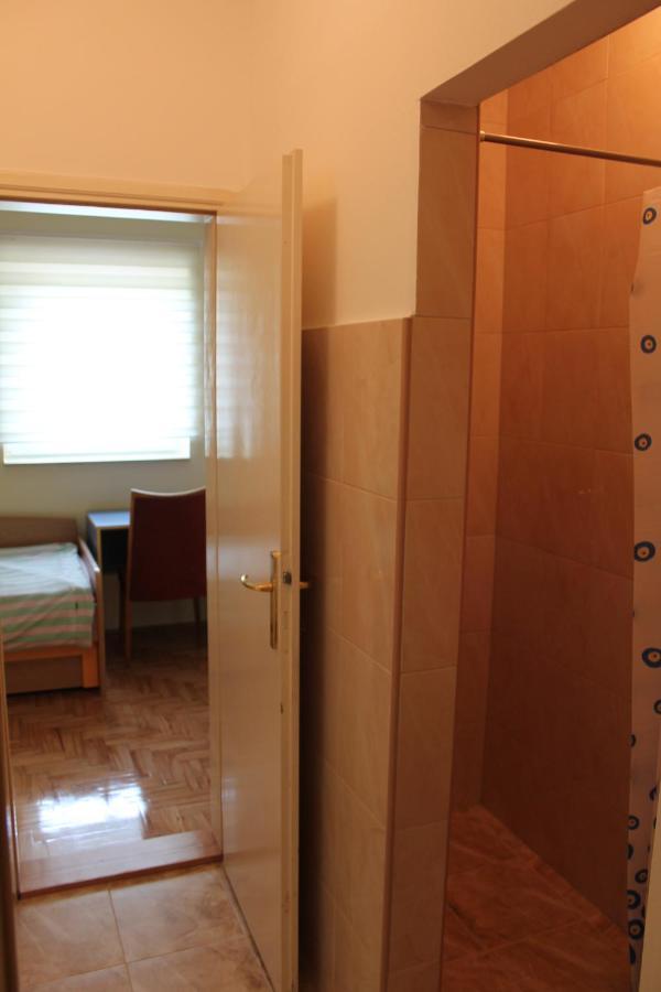 Hostel Teresianum Aleksinac Extérieur photo